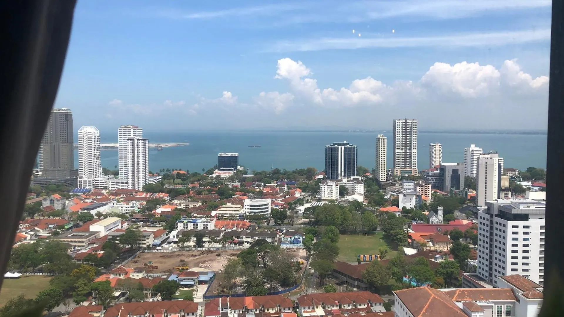 Tropicana 218 Macalister Netflix Unit By Blue Sky Holidays George Town Malaisie