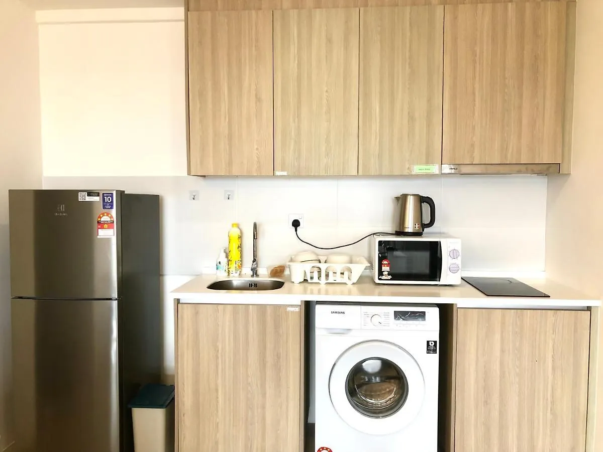 Tropicana 218 Macalister Netflix Unit By Blue Sky Holidays George Town 0*,  Malaysia